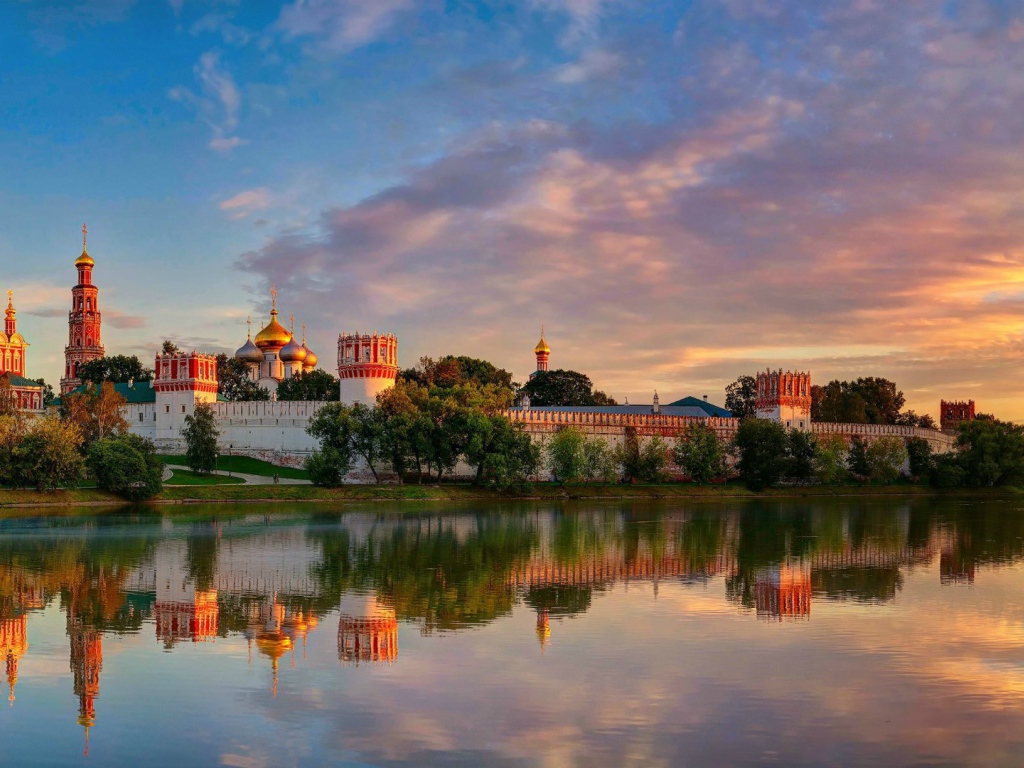 Новодевичий монастырь в Москве
