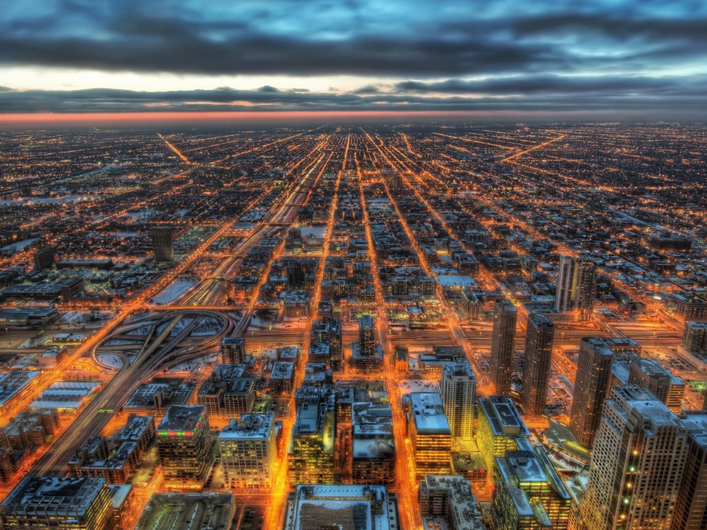 Панорама огромного ночного города, фото HDR