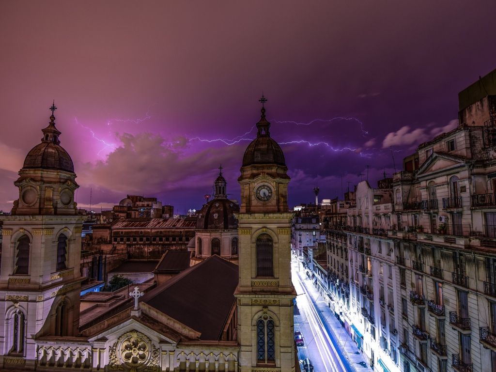 Гроза над Буэнос-Айресом в Аргентине