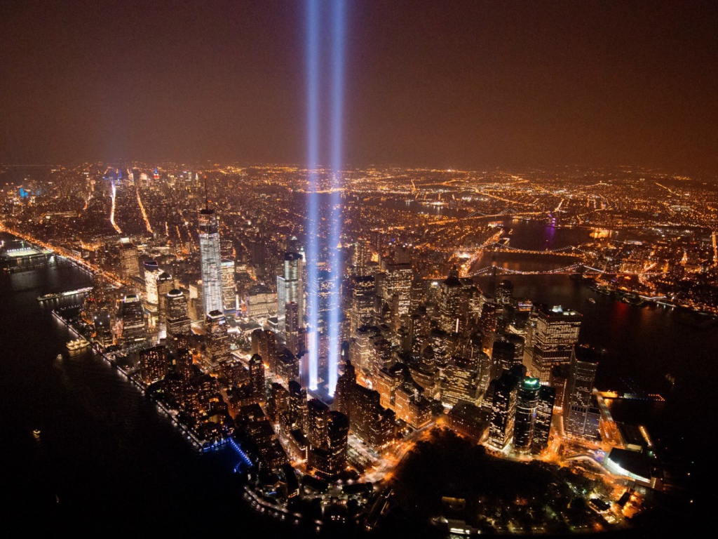 Башни из света в Нью-Йорке