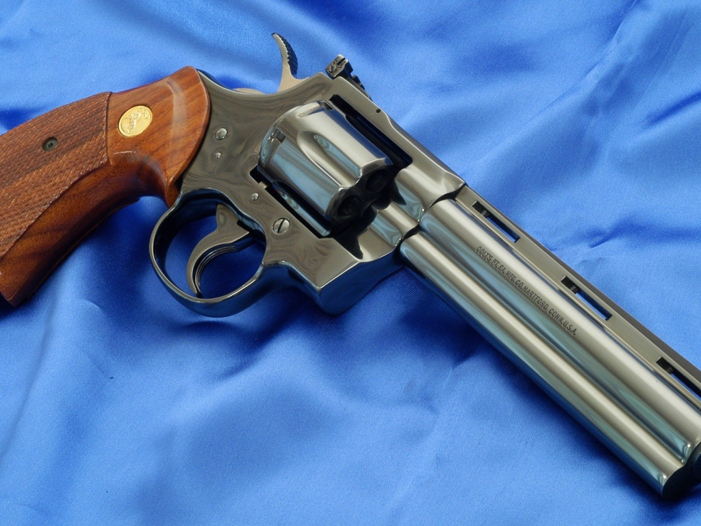 Револьвер Colt Python