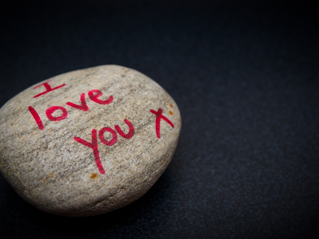 Признание в любви на морском камне