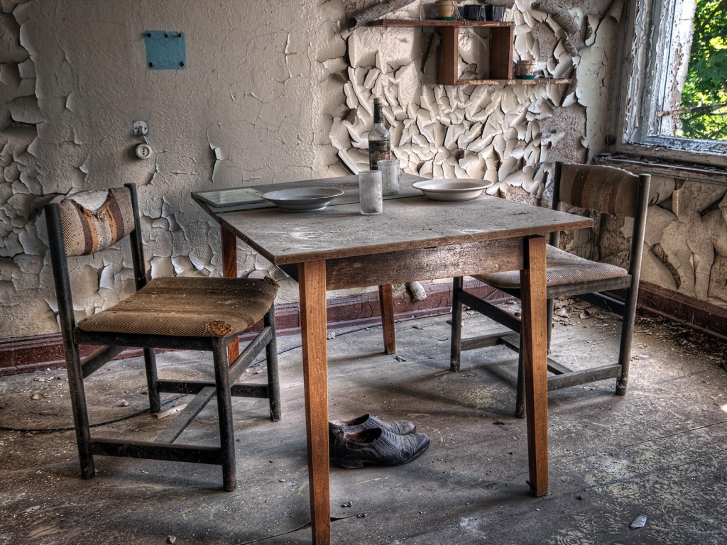 Кухня в заброшенном доме