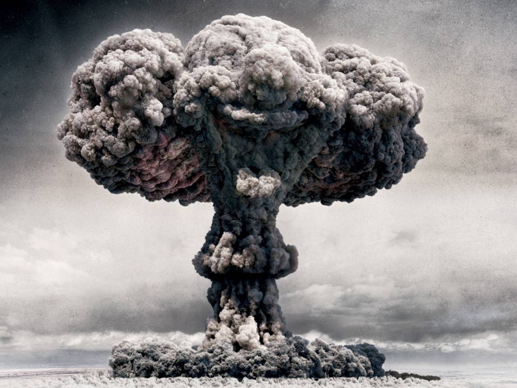Гриб атомного взрыва в форме клоуна