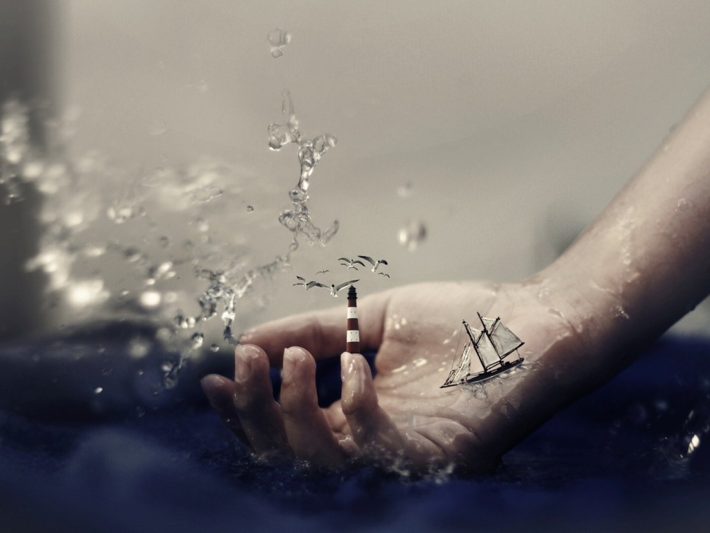 Кораблик и маяк на руке