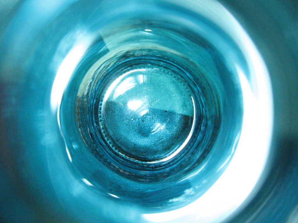 Дно стеклянного сосуда