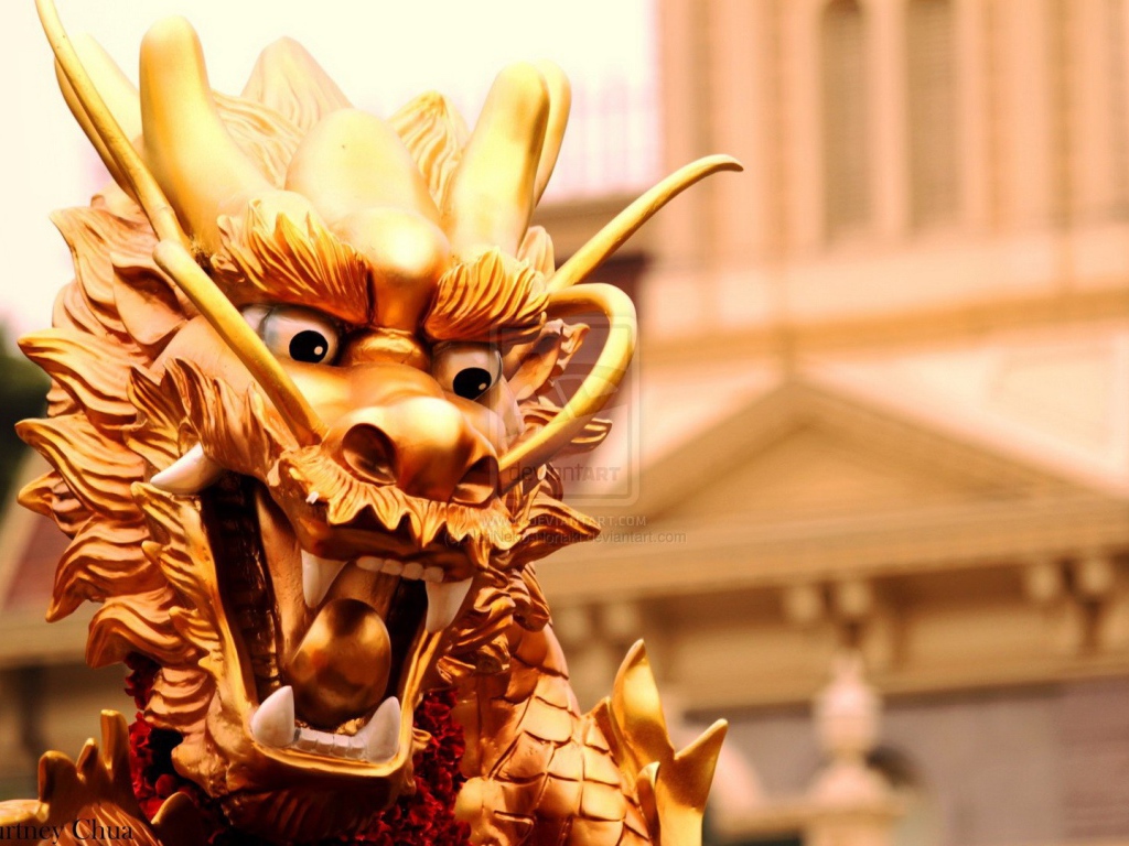 Голова золотого дракона