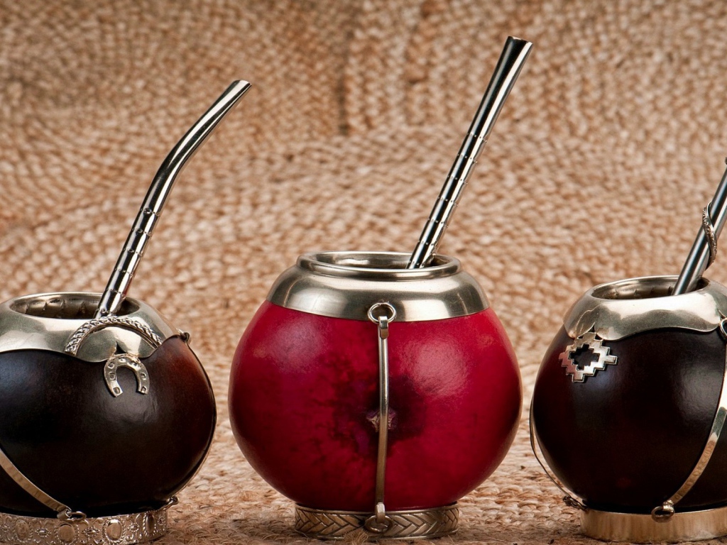 Сосуды из парагвайского дерева