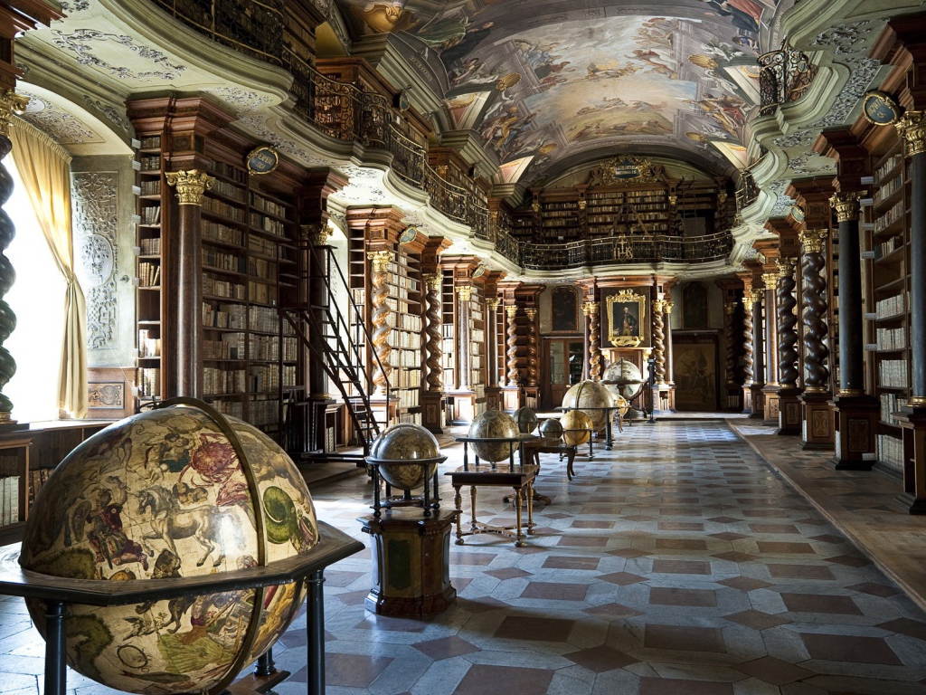 Старинные глобусы в библиотеке