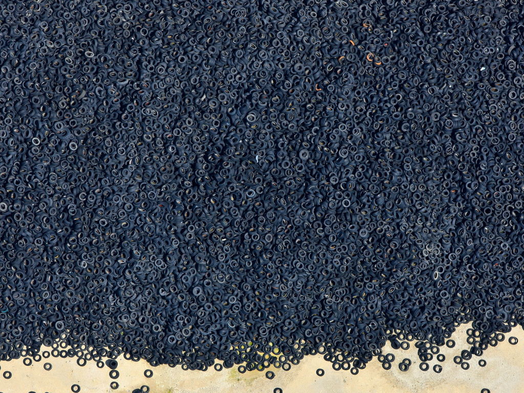 Резиновые покрышки автомобилей