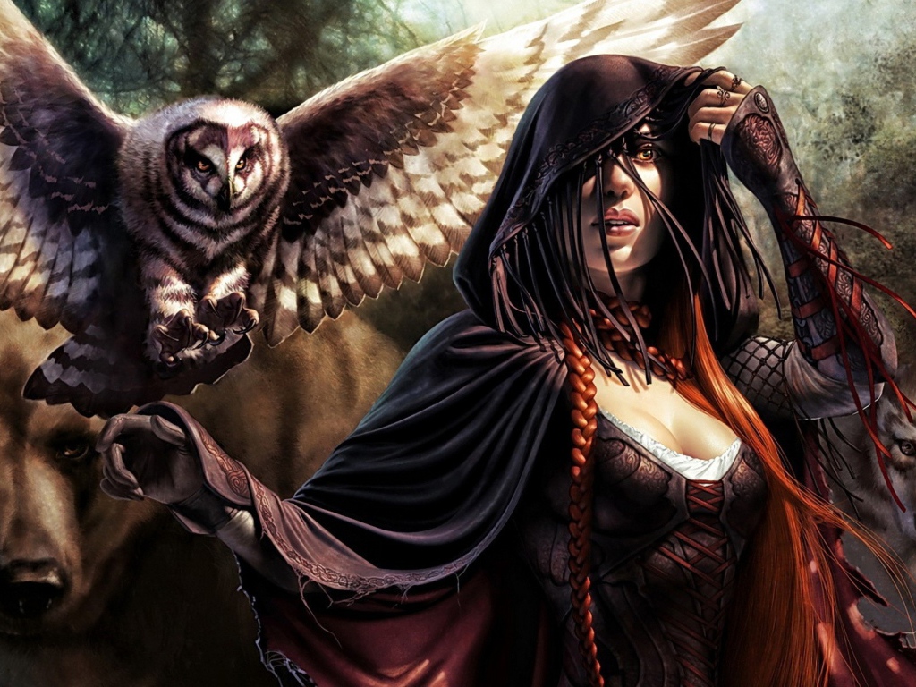 Сова на руке повелительницы диких животных