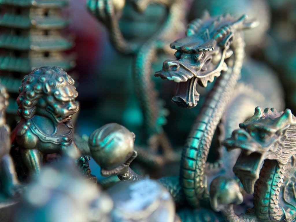 Статуэтки китайских драконов