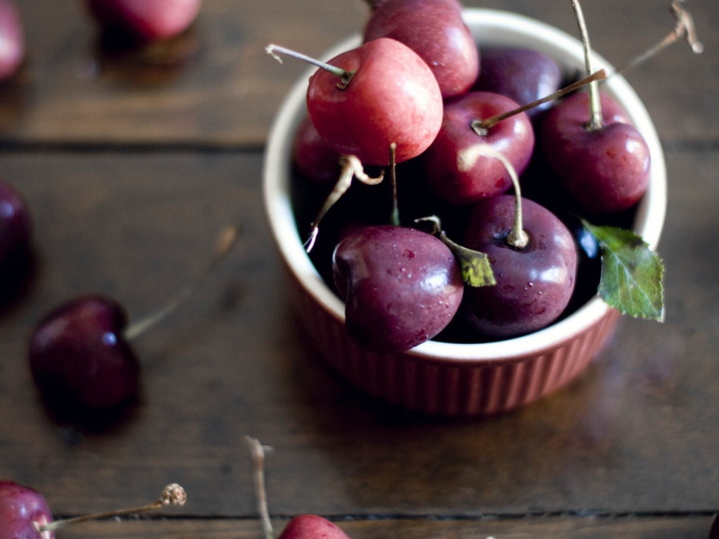 Макро фото спелых вишен