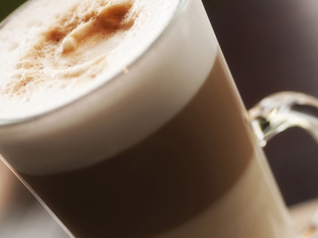 Многослойный кофейный напиток