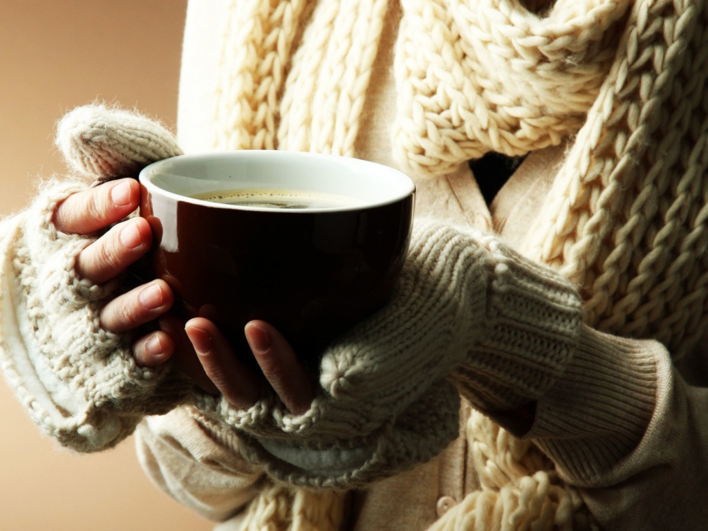 Чашка согревающего ароматного кофе