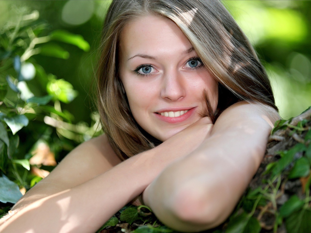 Улыбчивая модель Тамара