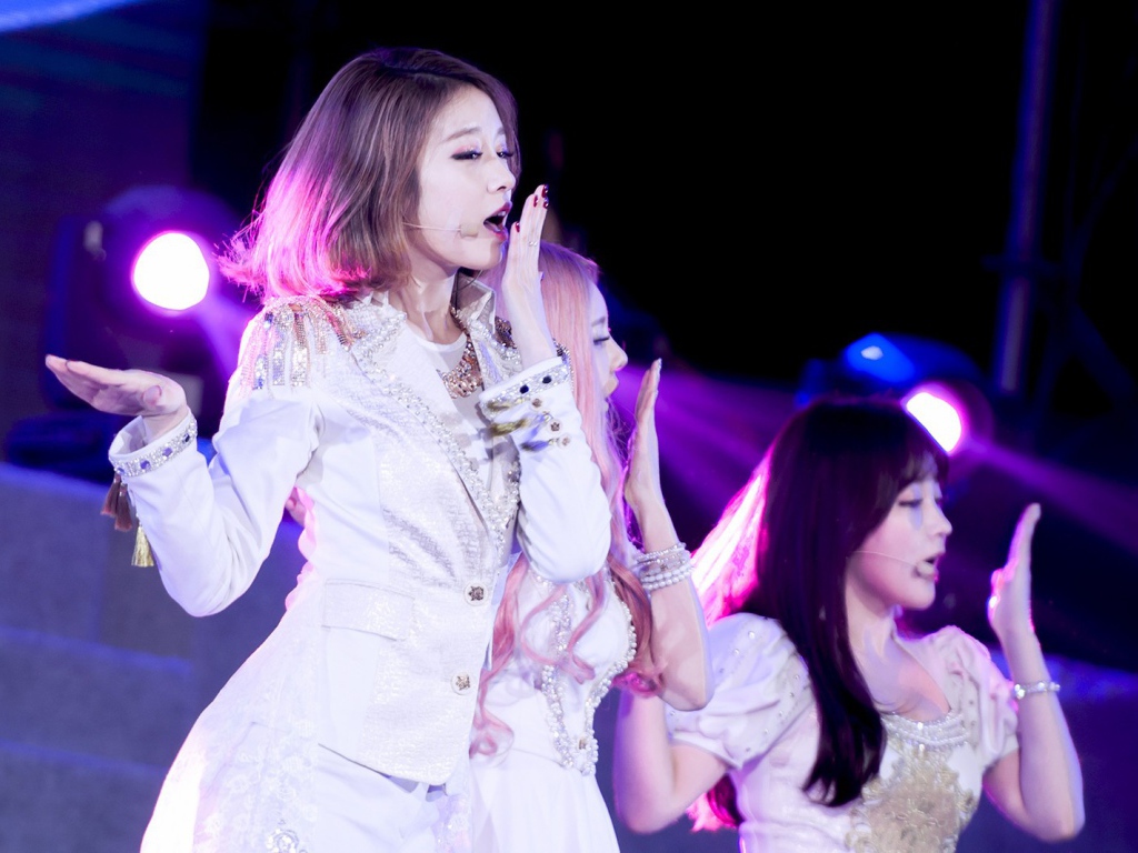 Концерт корейской группы T-ara