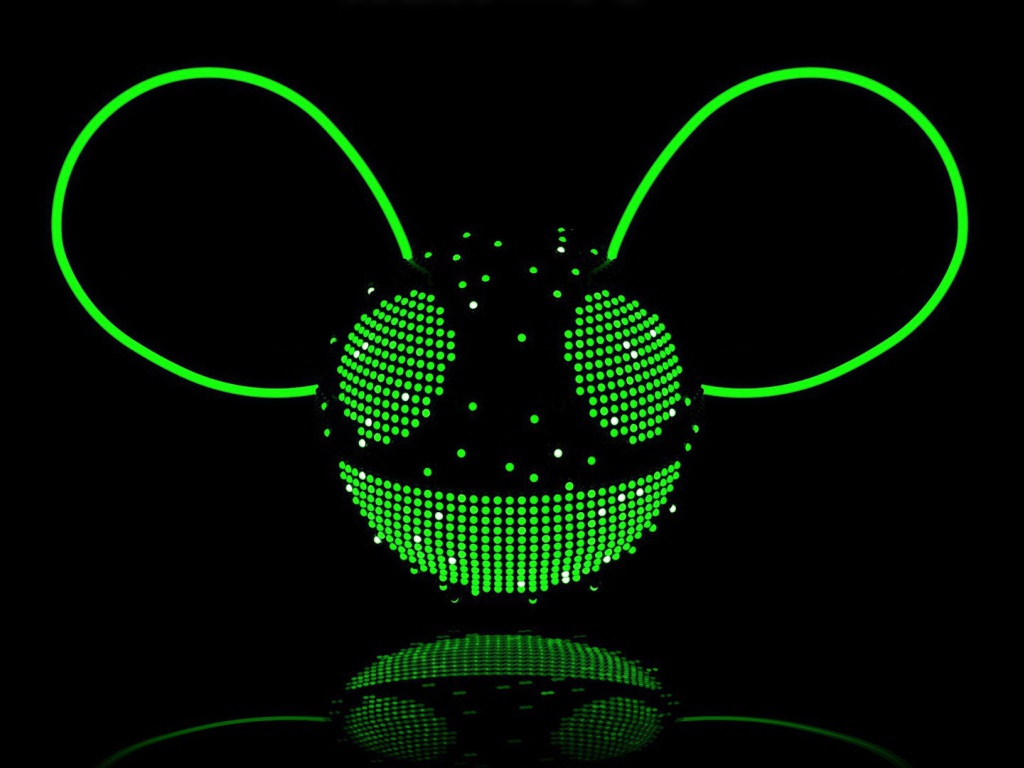 Зеленый диджей deadmau5
