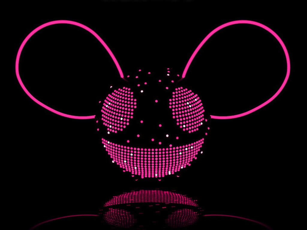 Розовый диджей deadmau5