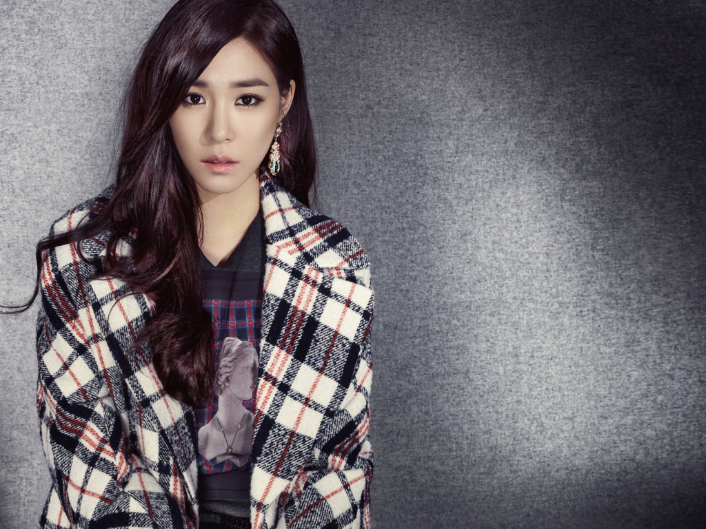 Тиффани Хванг на сером фоне, группа Girls’ Generation