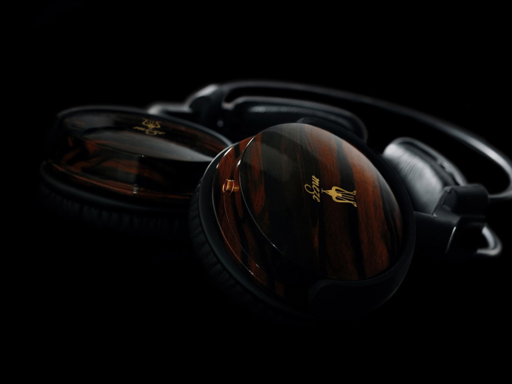 Деревянные королевские наушники