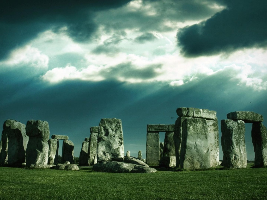 Облака над Стоунхенджем