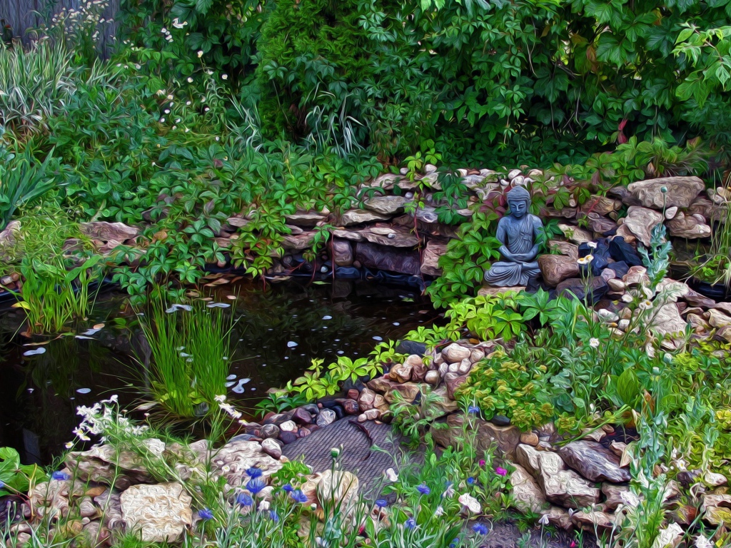 Статуэтка Будды в саду