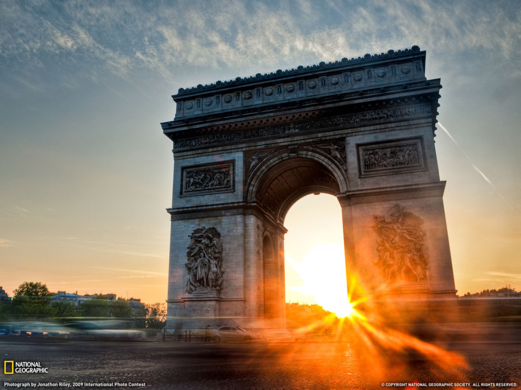 Солнце в триумфальной арке