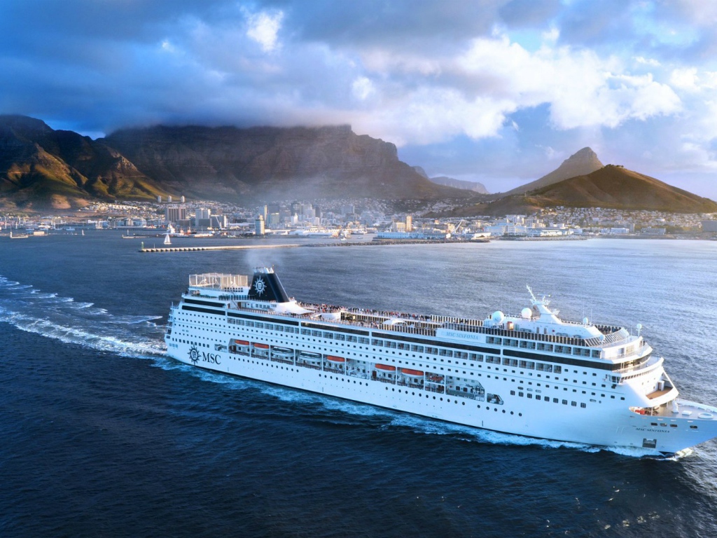 Круизный лайнер MSC Sinfonia