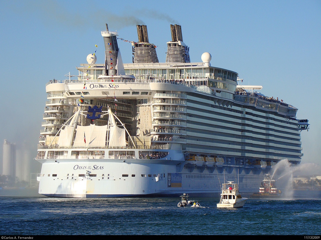 Самый большой в мире корабль Оазис морей