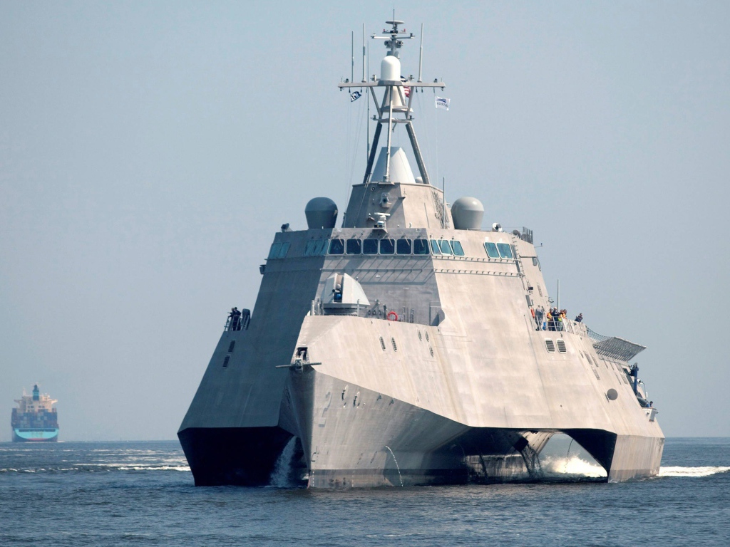 Военный корабль необычной конструкции