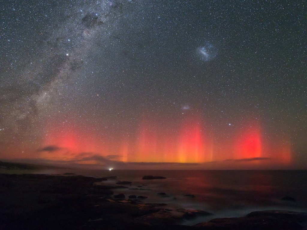 Млечный путь и северное сияние