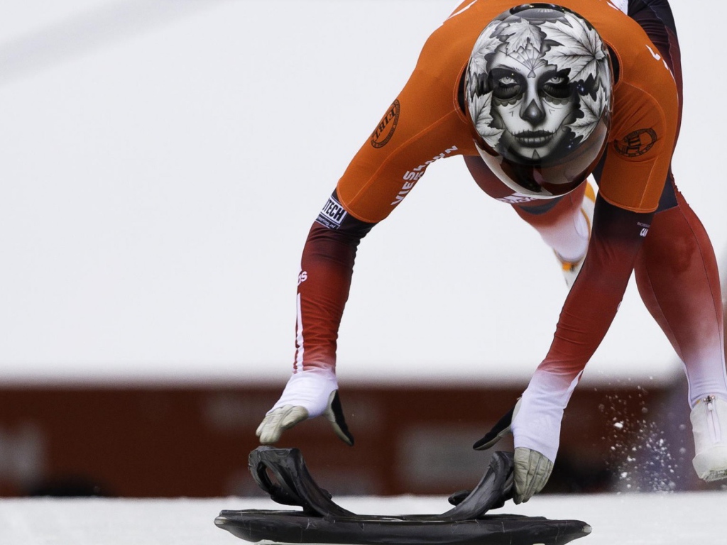 Рисунок на шлеме спортсмена