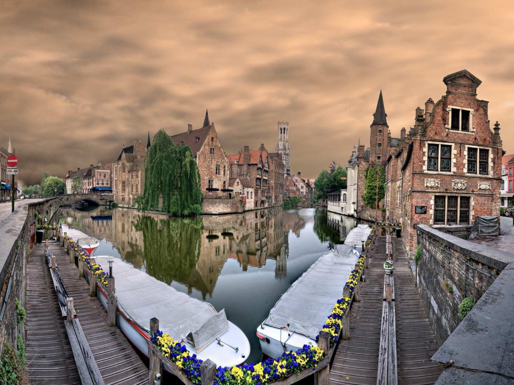 Панорама набережной в Брюгге, Бельгия