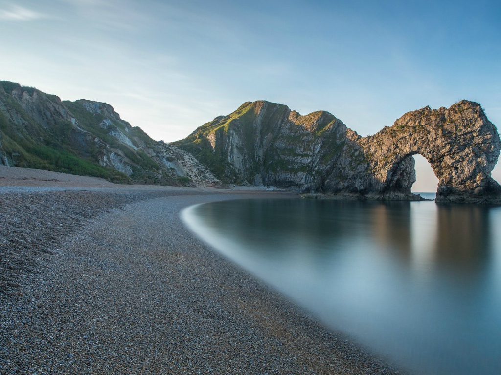 Скала на побережье в Англии