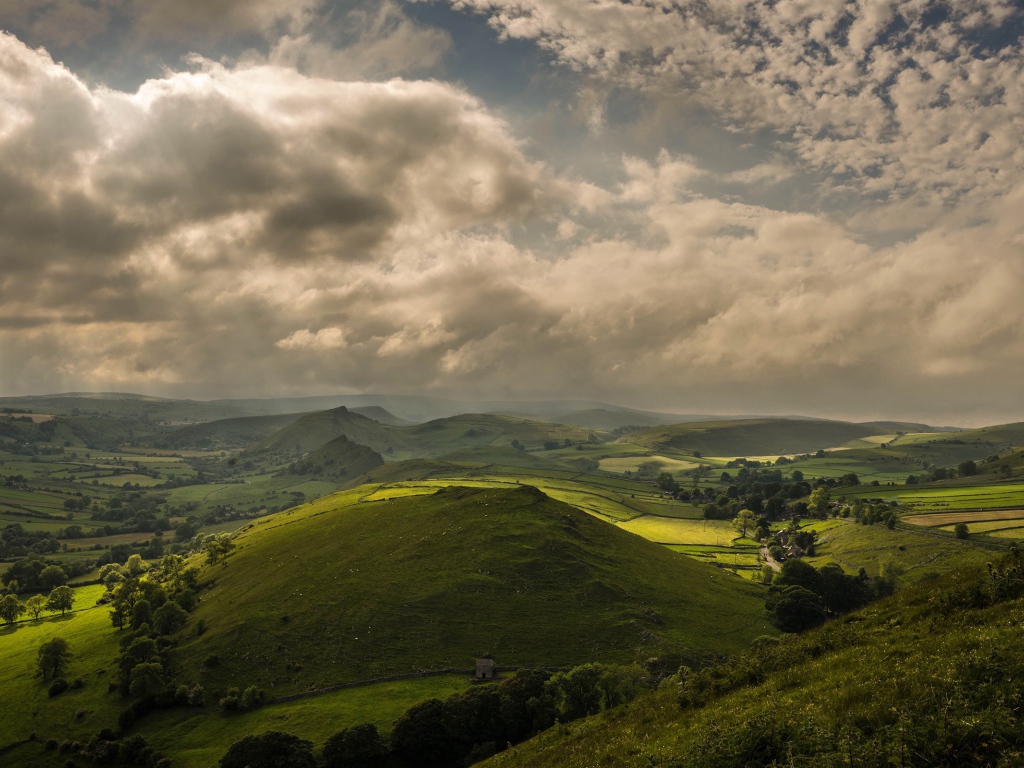 Вид с высоты на холмы Великобритании
