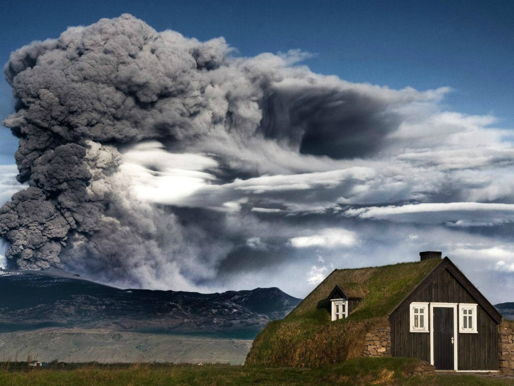 Вулкан Эйяфьятлайокудль в Исландии