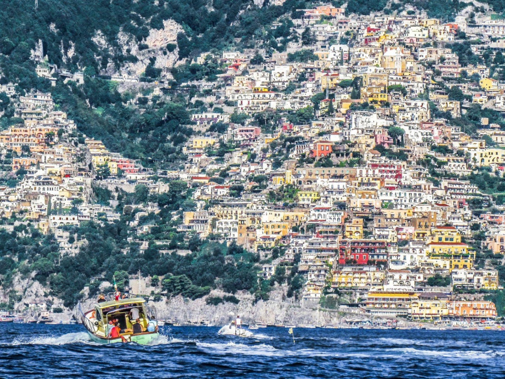 Позитано — коммуна в Италии