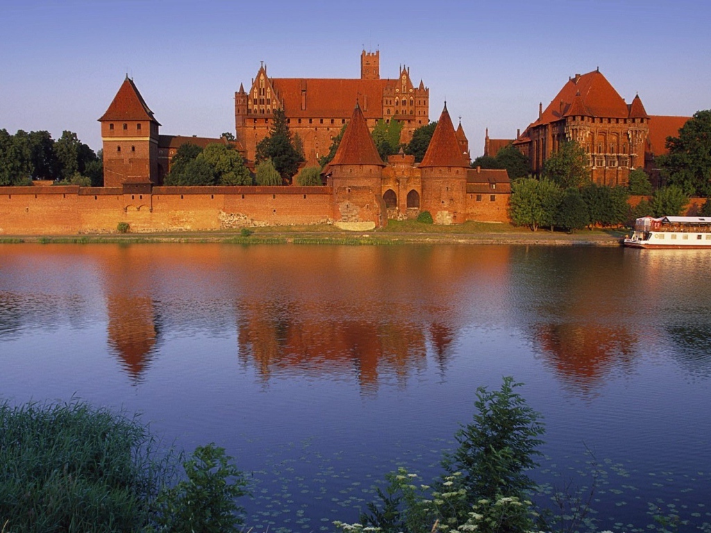 Замок Мальборк в Польше