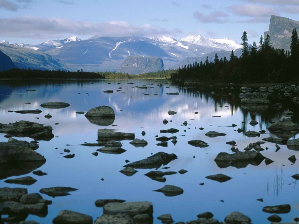 Камни на озере, Швеция