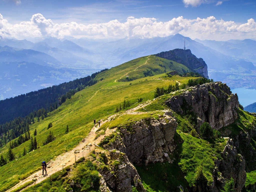 Пешие прогулки в горах Швейцарии