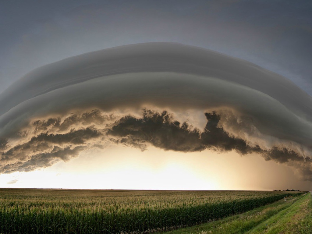 Валовое облако над городом Карни, штат Небраска