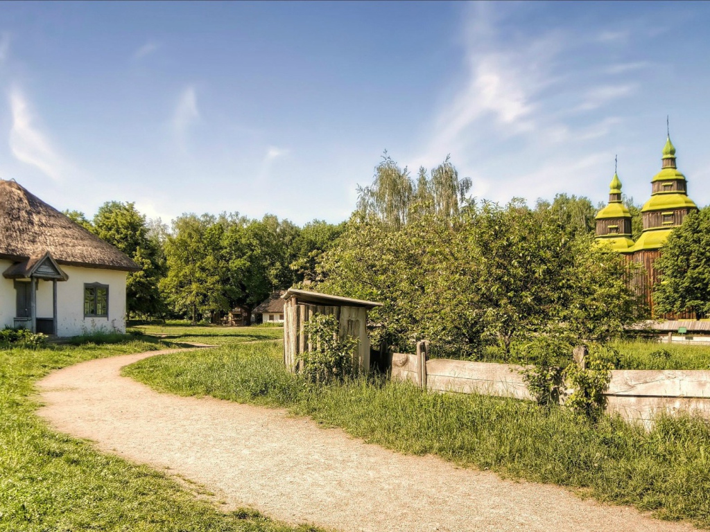 Музей народной архитектуры и быта под Киевом
