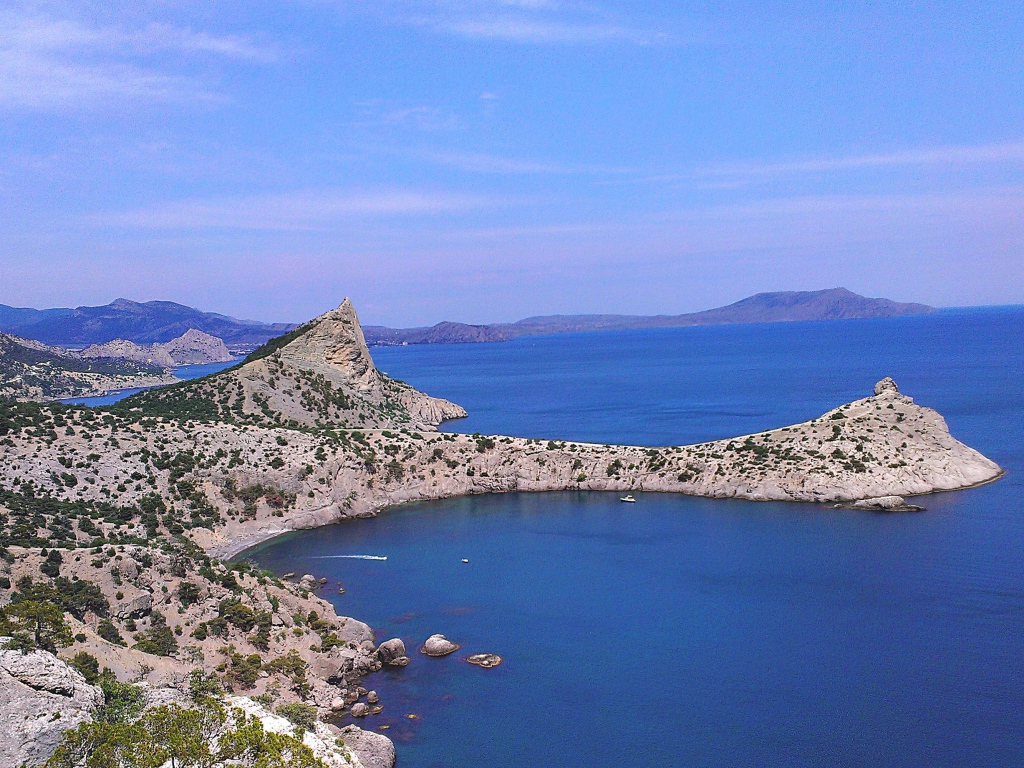 Побережье Черного моря в Крыму