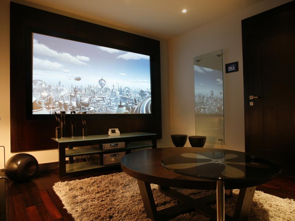 Интерьер комнаты с кинотеатром