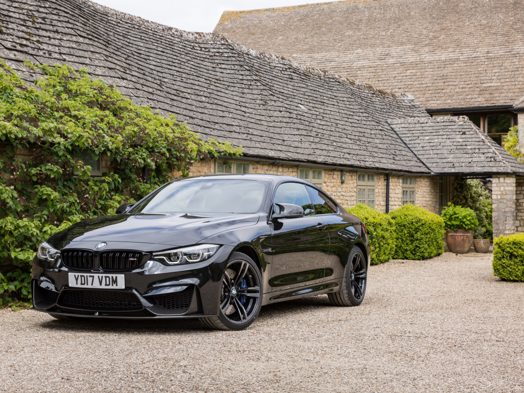 Автомобиль BMW M4 Coupe, 2017 цвет черный металлик