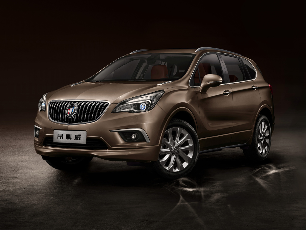 Коричневый стильный автомобиль Buick Envision