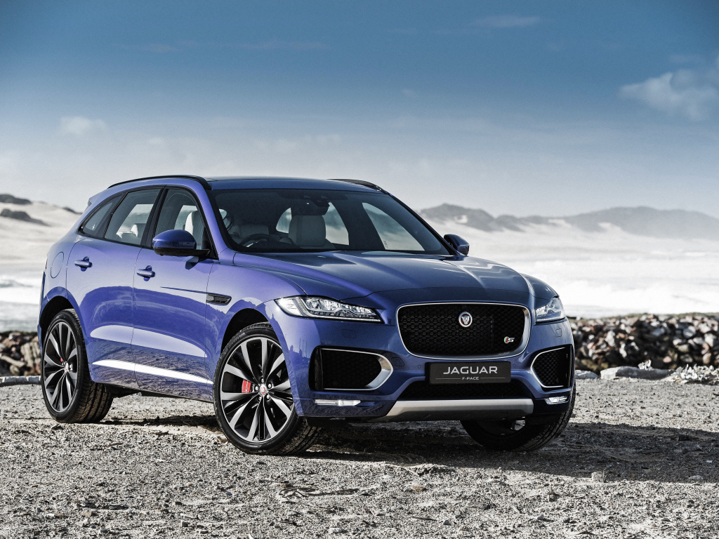 Спортивный кроссовер  Jaguar F-PACE, 2017 синего цвета 