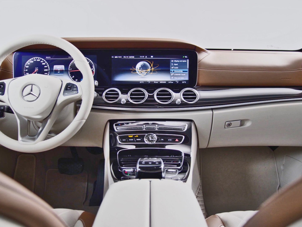 Салон Mercedes-Benz E-Class 2017 года
