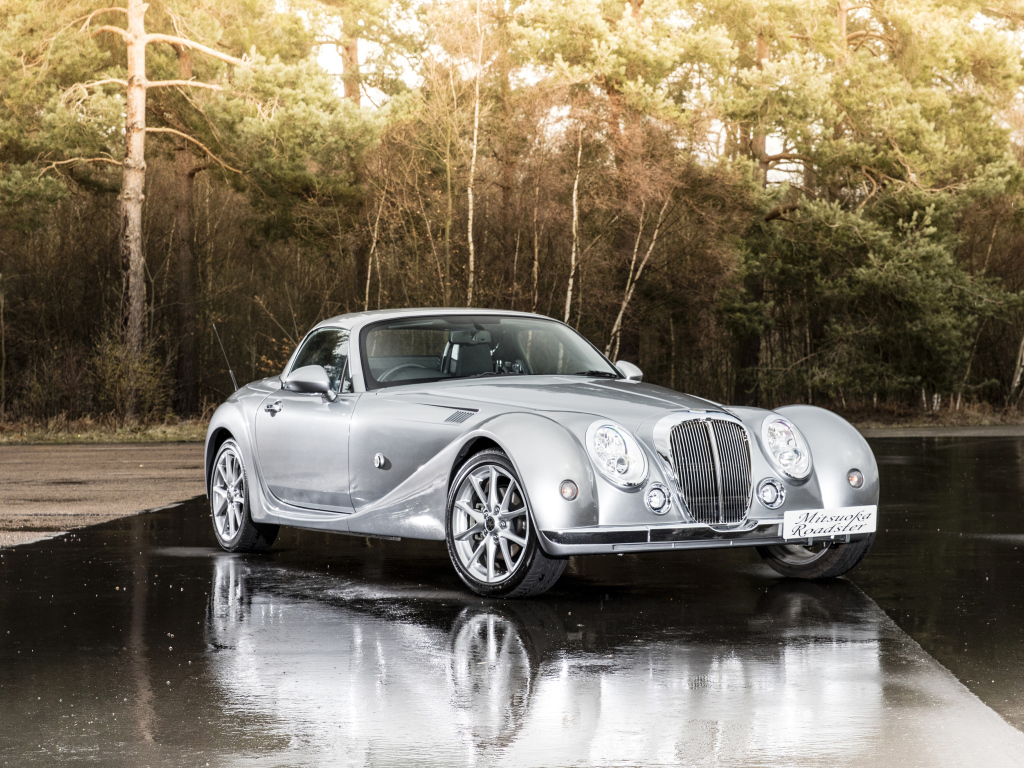 Серебристый автомобиль  Mitsuoka Roadster